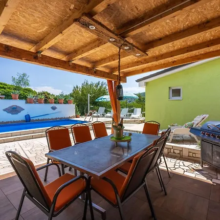 Greenhouse Adria Mit Grosser Terrasse Und Pool By Interhome *