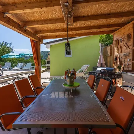 Greenhouse Adria Mit Grosser Terrasse Und Pool By Interhome