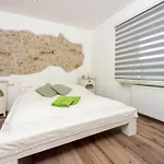 Hébergement de vacances Greenhouse Adria Mit Grosser Terrasse Und Pool By Interhome