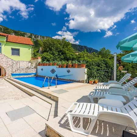 بيت للعطل Greenhouse Adria Mit Grosser Terrasse Und Pool By Interhome *