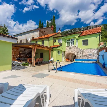 بيت للعطل Greenhouse Adria Mit Grosser Terrasse Und Pool By Interhome بريبير