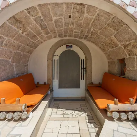 Greenhouse Adria Mit Grosser Terrasse Und Pool By Interhome بيت للعطل *
