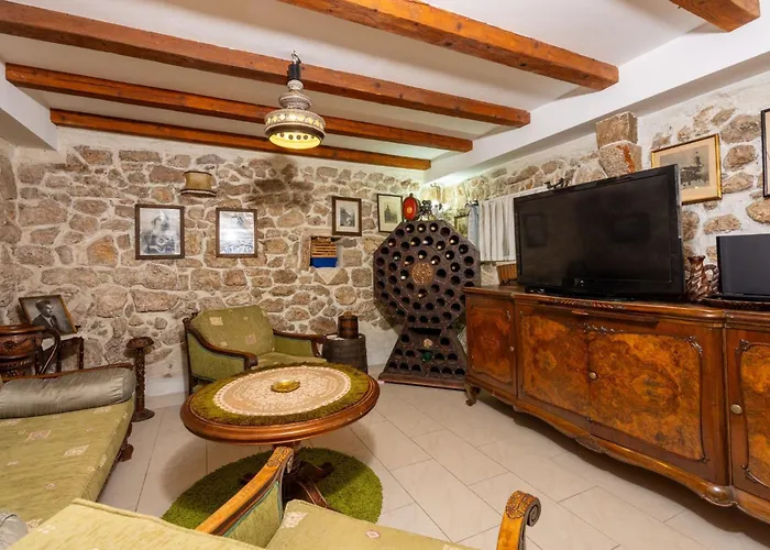 Greenhouse Adria Mit Grosser Terrasse Und Pool By Interhome Holiday home *