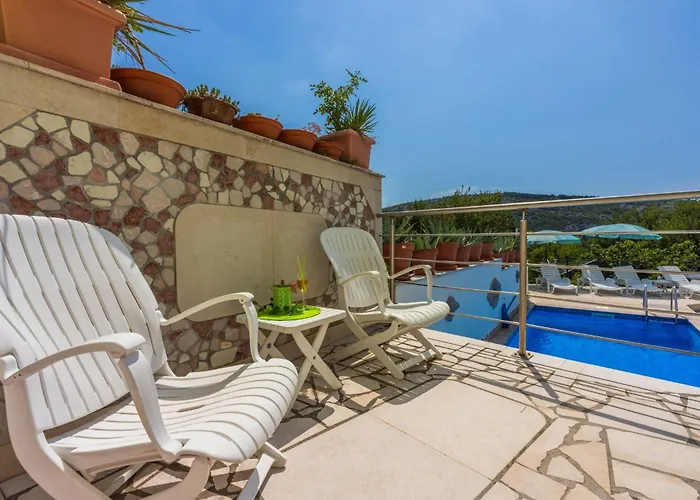Greenhouse Adria Mit Grosser Terrasse Und Pool By Interhome Bribir (Primorje-Gorski Kotar)